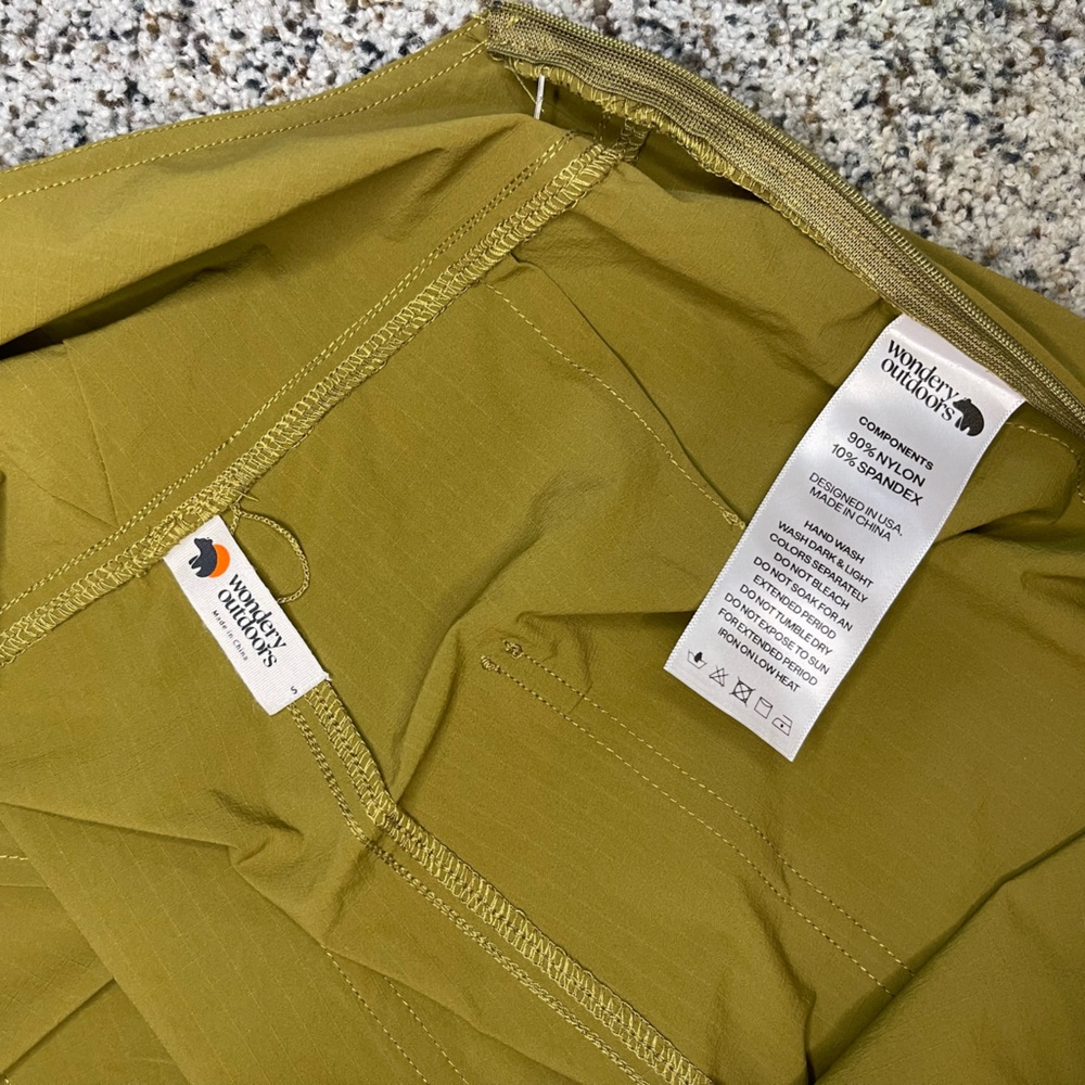 Wondery Outdoors Sahale Overalls in Spikemoss Size Small NWT - Picture 7 of 7